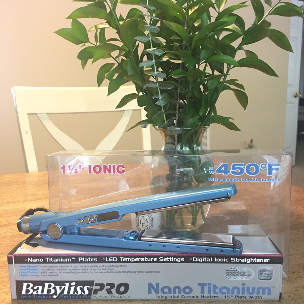 ⭕️SOLD⭕️ BaByliss 1 1/4 Titanium flat iron